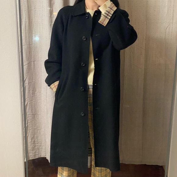 Burberry black cashmere coat with nova check inside - perfect condition 💕 - Picture 15 of 15